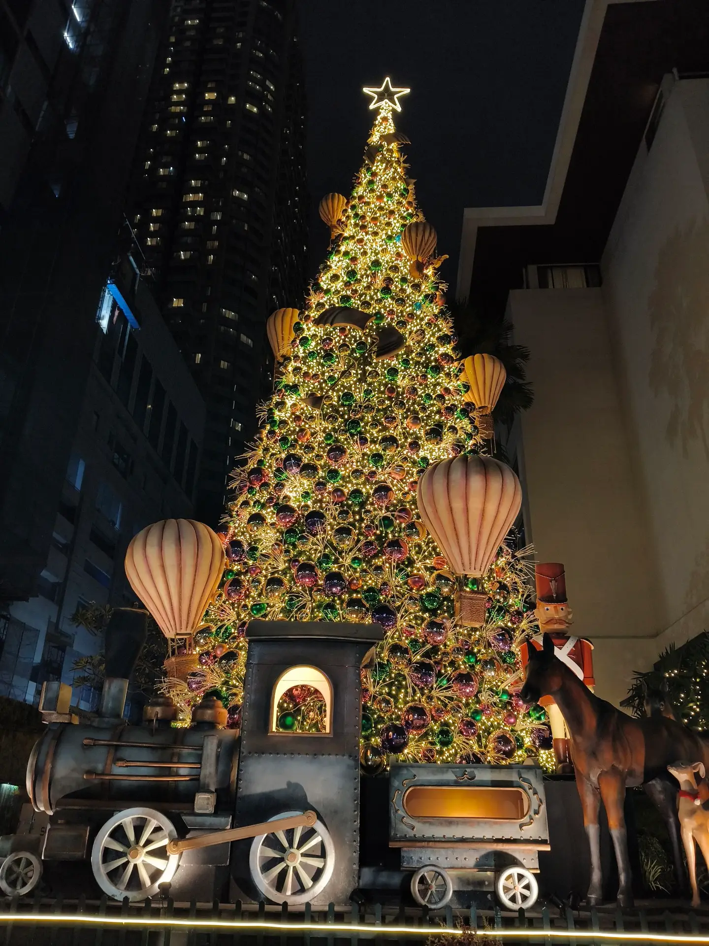 ต้นคริสต์มาสเช่า (8)